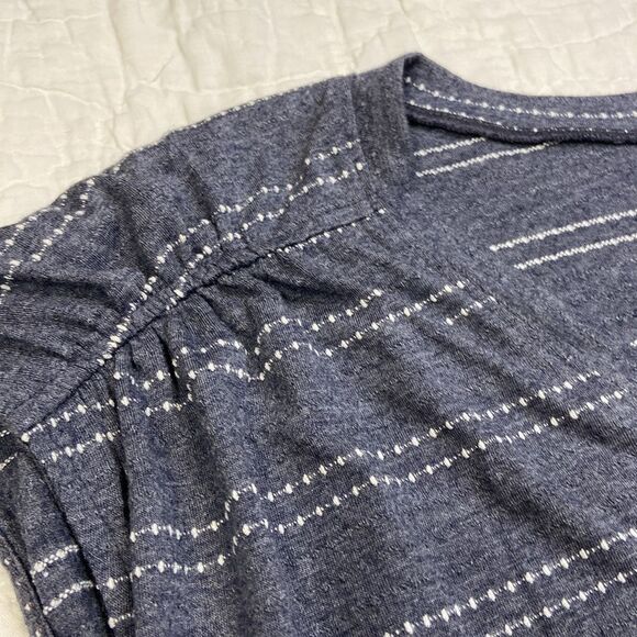 LOFT Gray and White Cap Sleeve Boxy Tee with Polka Dot striping size Medium - Picture 3 of 7